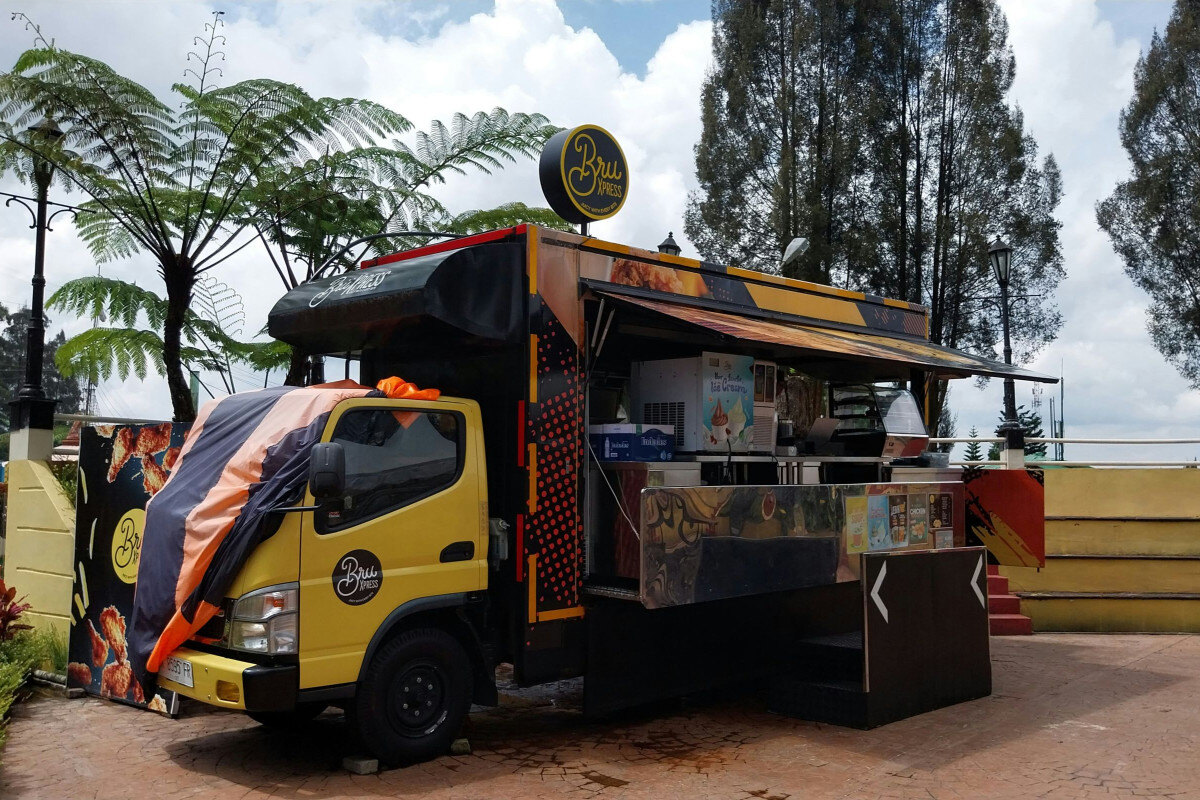 catering van food truck