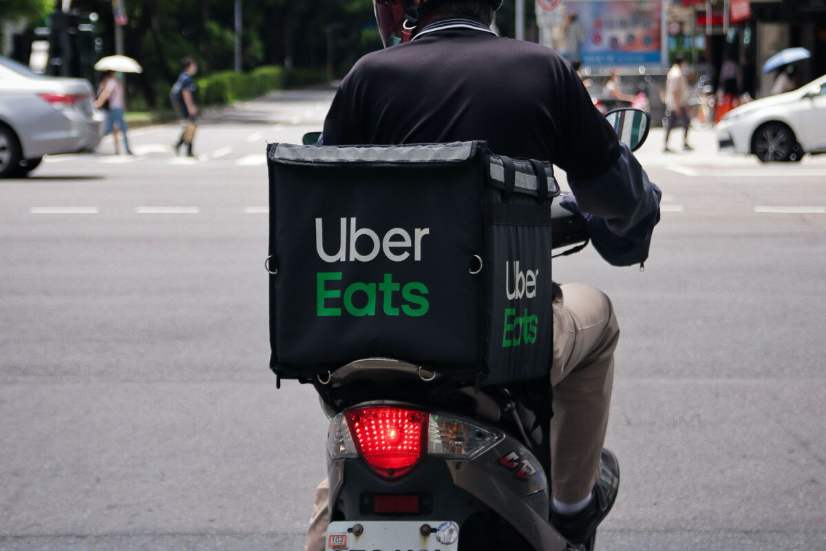 uber eats motorcycler